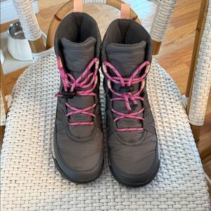 Sorel Kids Boots in Gray with Pink Laces